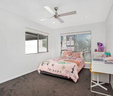 5 Verdichio Avenue, Mermaid Waters QLD 4218 - House For Rent | Domain - Photo 5