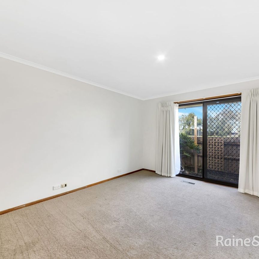 Charming Family Home for Lease - 15 Michelle Drive, Hampton Park - Photo 1