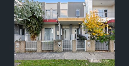 Comfortable townhouse! - Photo 3