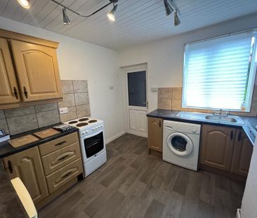 3 bedroom semi-detached house to rent - Photo 6