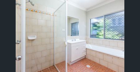 Lovely 3 bedroom house with all essential you need - Photo 4