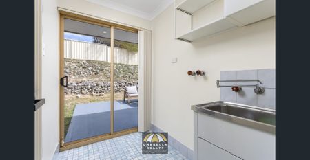 Modern Newly Renovated 3 Bedroom Home - Photo 2