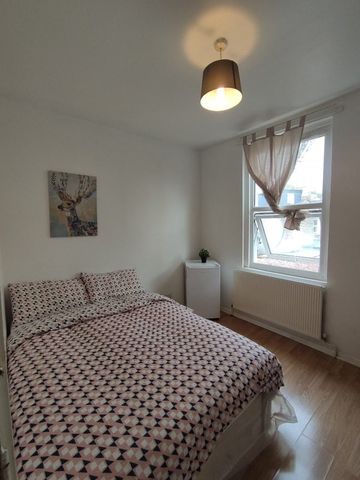 Room in a Shared House, Howard Road, N15 - Photo 4