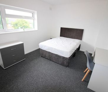 4 bedroom terraced house to rent - Photo 5