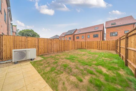 3 bedroom terraced house to rent - Photo 5