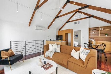 Beachside Sophistication in Middle Park - Photo 5