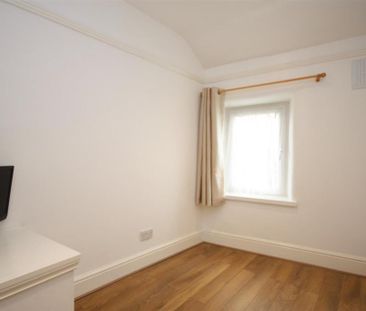 2 bedroom end of terrace house to rent - Photo 3