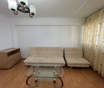 3 cam, decomandat, 80 mp., etaj 6, cu lift, CAM-uri - zona centrala - Fotografie 1