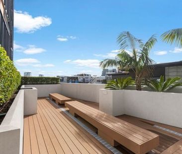 Modern 2-Bed Penthouse with Park Views + Carpark - Photo 6