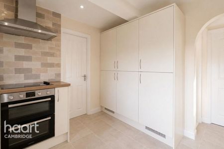 1 bedroom in a house share to rent - Photo 4