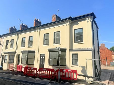 Wyndham Street, Yeovil, Somerset - Photo 3