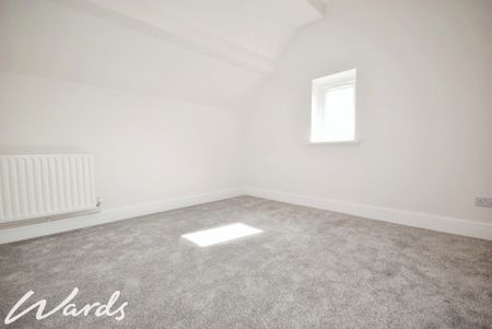 4 bedroom semi-detached house to rent - Photo 4