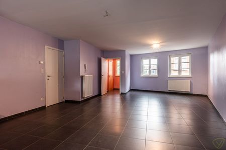 Sfeervol appartement te huur in het hart van Eeklo - Photo 5