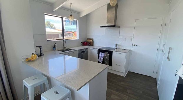 Large Family Home - Photo 1