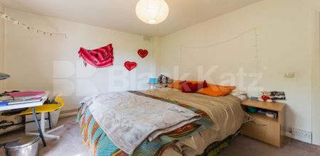 Fantastic spacious two bed mins to tube & shops - Photo 5