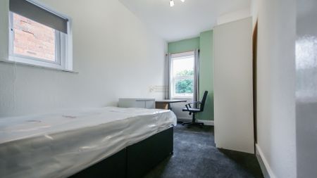 306 Tiverton Road - Photo 5