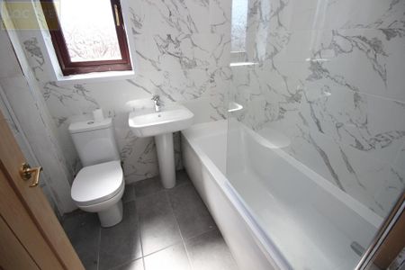 3 bedroom semi-detached house to rent - Photo 4