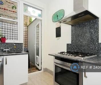 2 bedroom maisonette to rent - Photo 4