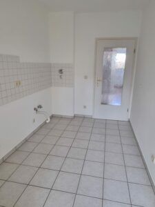 Bismarckstr. 4, Wohnung 8 ~~~ Dachgeschoss, Balkon, Badezimmer mit Wanne, Abstellraum im Treppenhaus, Dachboden, Keller - Photo 3