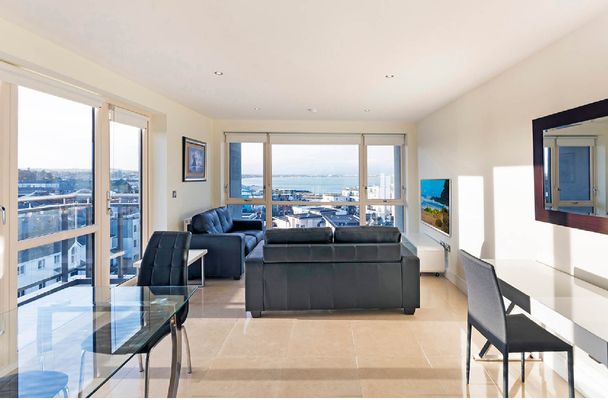 The Lighthouse, Dun laoghaire - Photo 1