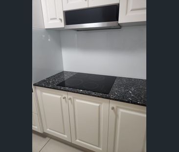 2 Bed Unit walking distance to beach - Coastal living at its best - Photo 4