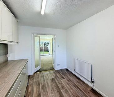 2 bedroom semi-detached house to rent - Photo 5