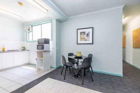 4 Bedroom Apartment - Photo 5