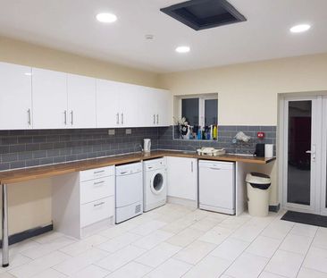 Double En-Suite Room ALL BILLS INCLUDED - Photo 4