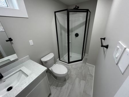 For Lease - 670 Emerson Court Unit# Basement, Oshawa, Ontario - Photo 5