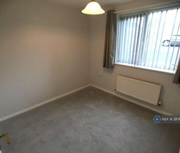 2 bedroom maisonette to rent - Photo 2