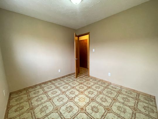 For Lease - 353 Darlington Court Unit# Lower & Main, Hamilton, Ontario - Photo 1