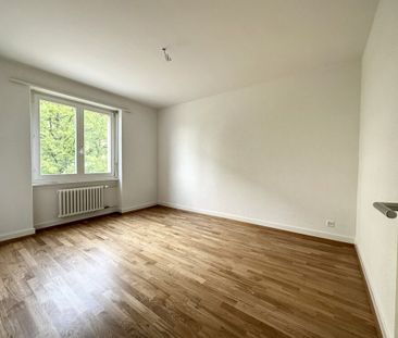 Bel appartement rénové de 2 pièces au 5ème étage - Photo 5