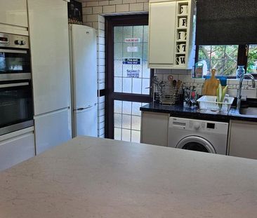 1 bedroom in a house share to rent - Photo 6