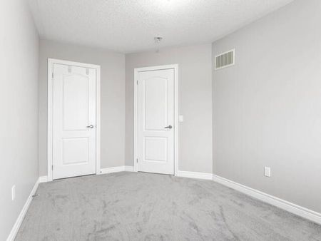 For Lease - 863 Cook Crescent, Shelburne, Ontario - Photo 2