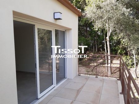 Location Appartement 4 pièces 83m² NIMES 30000 - Photo 5