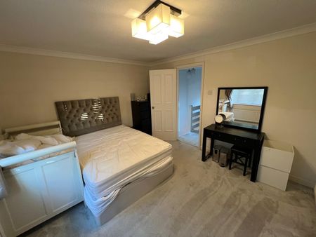 3 Bed End Terrace, Bray Crescent, SE16 - Photo 4