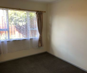 3 Bedroom House in Handy Location - Photo 2