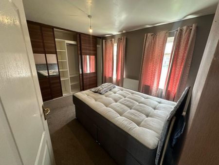 3 bedroom terraced house to rent - Photo 3