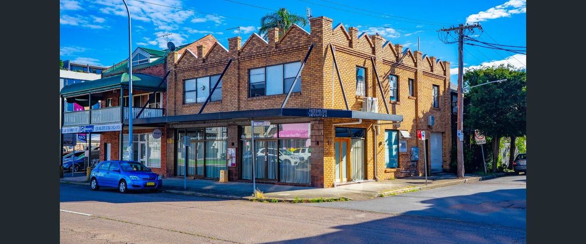 Convenient Hamilton Living - Photo 1