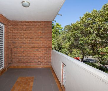 Spacious One-Bedroom Apartment in a Convenient Location - Photo 4