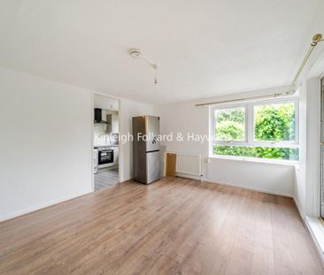 1 bedroom flat to rent - Photo 2