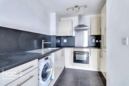 1 bedroom flat to rent - Photo 5