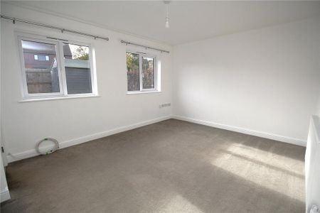 3 bedroom terraced house to rent - Photo 2