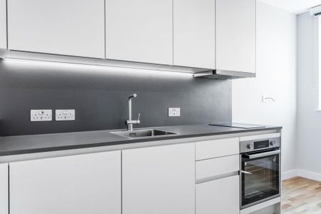 Flat to rent - Photo 2