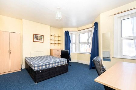 5 bedroom terraced house to rent - Photo 2