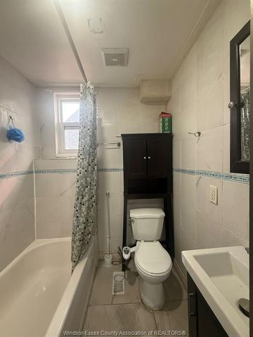 For Lease - 688 CAMPBELL, Windsor, Ontario - Photo 2