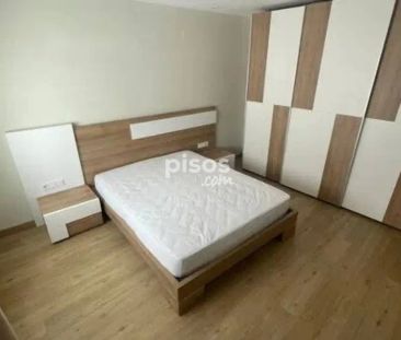 Piso en alquiler en Calle de Jesús y María - Photo 3