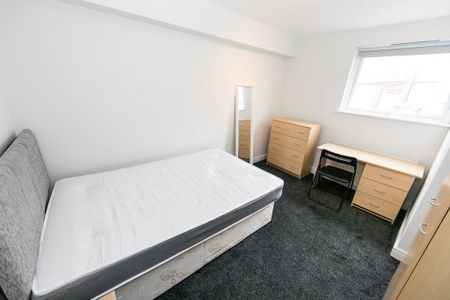 Welton Place, Hyde Park, Leeds - Photo 2