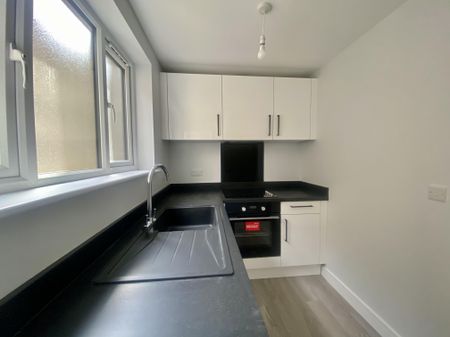 Bitterne Road, Southampton - Photo 5