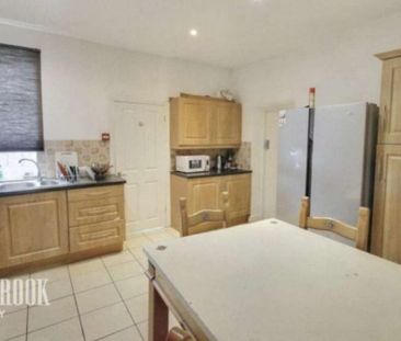 5 bedroom house of multiple occupation to rent - Photo 2